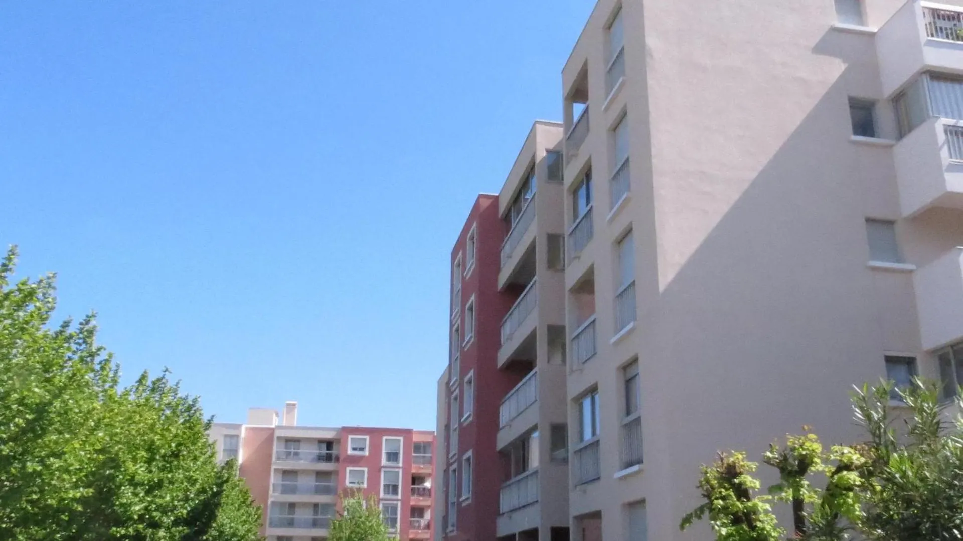Studio Avec Coin-Nuit, Terrasse Et Parking Prive Pres Du Centre De Sainte-Maxime, Golfe De Saint-Tropez - Fr-1-780-60 Francia