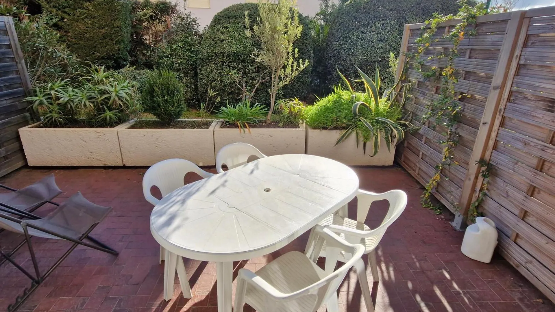 Studio Avec Coin-Nuit, Terrasse Et Parking Prive Pres Du Centre De Sainte-Maxime, Golfe De Saint-Tropez - Fr-1-780-60 0*, Sainte-Maxime Frankrijk