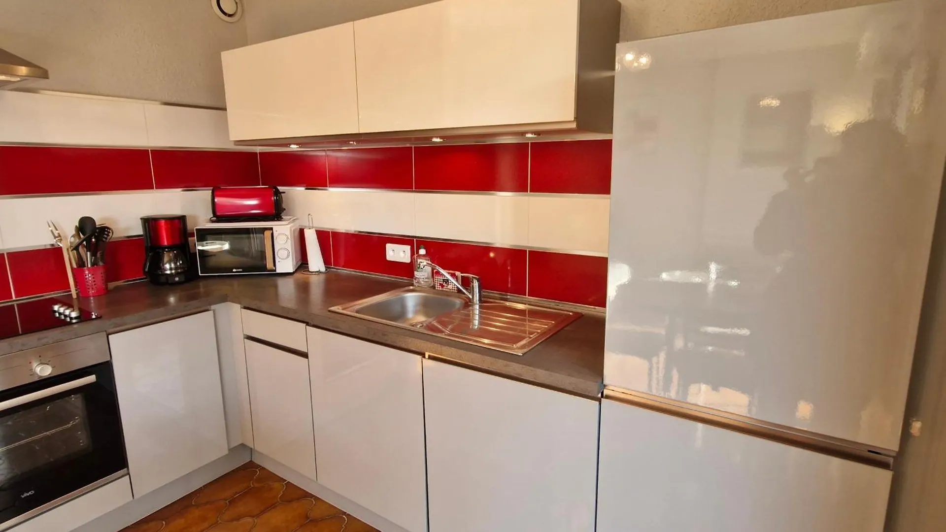 Apartment Studio Avec Coin-Nuit, Terrasse Et Parking Prive Pres Du Centre De Sainte-Maxime, Golfe De Saint-Tropez - Fr-1-780-60