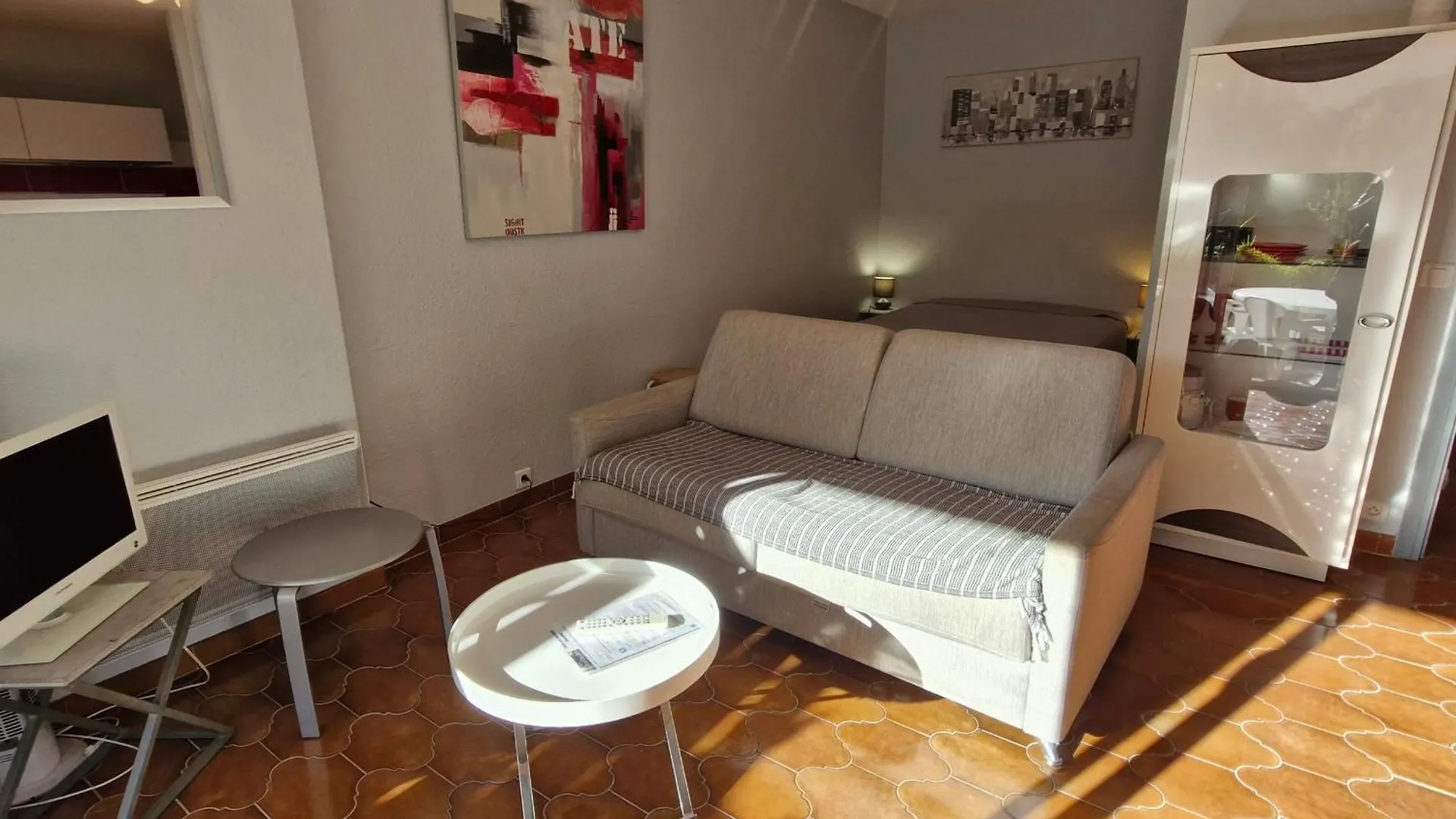 Studio Avec Coin-Nuit, Terrasse Et Parking Prive Pres Du Centre De Sainte-Maxime, Golfe De Saint-Tropez - Fr-1-780-60 0*, Sainte-Maxime