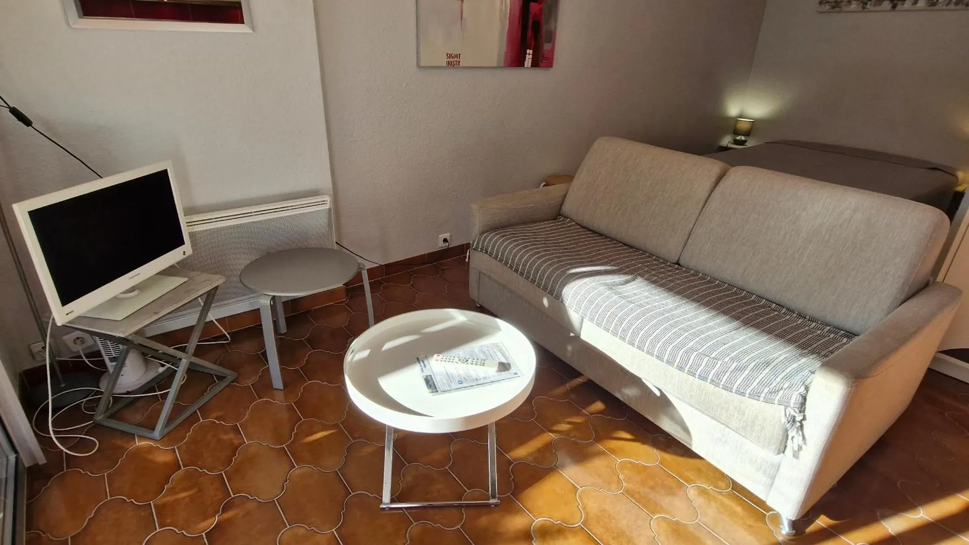 Studio Avec Coin-Nuit, Terrasse Et Parking Prive Pres Du Centre De Sainte-Maxime, Golfe De Saint-Tropez - Fr-1-780-60 Apartment
